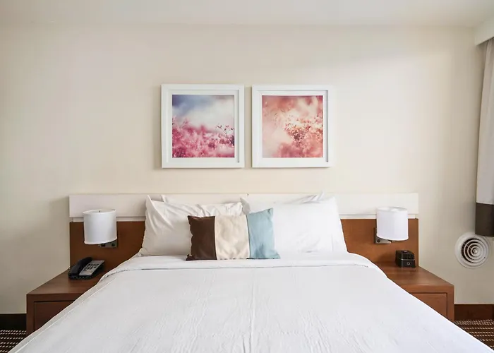 Hotel 2170 Lincoln Downtown Montreal